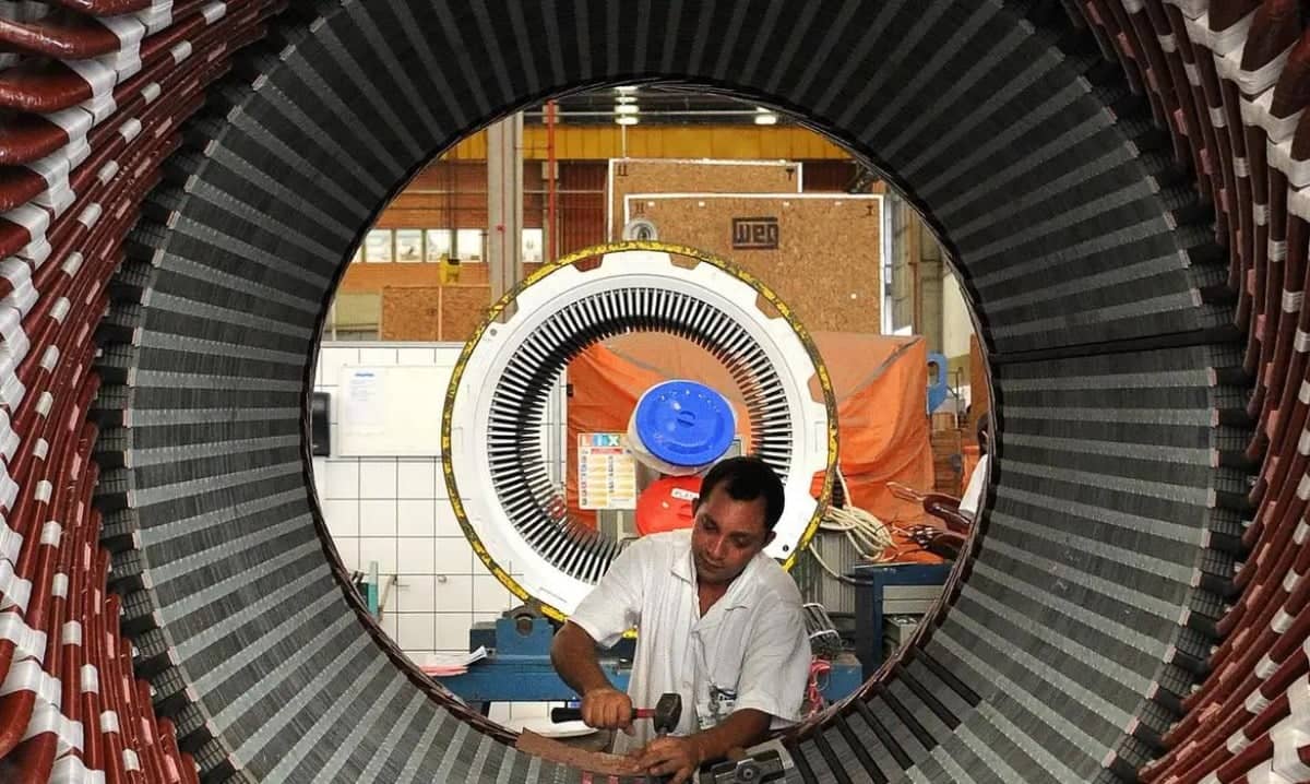 Aço Brasil registra alta de 1,1% na produção em abril