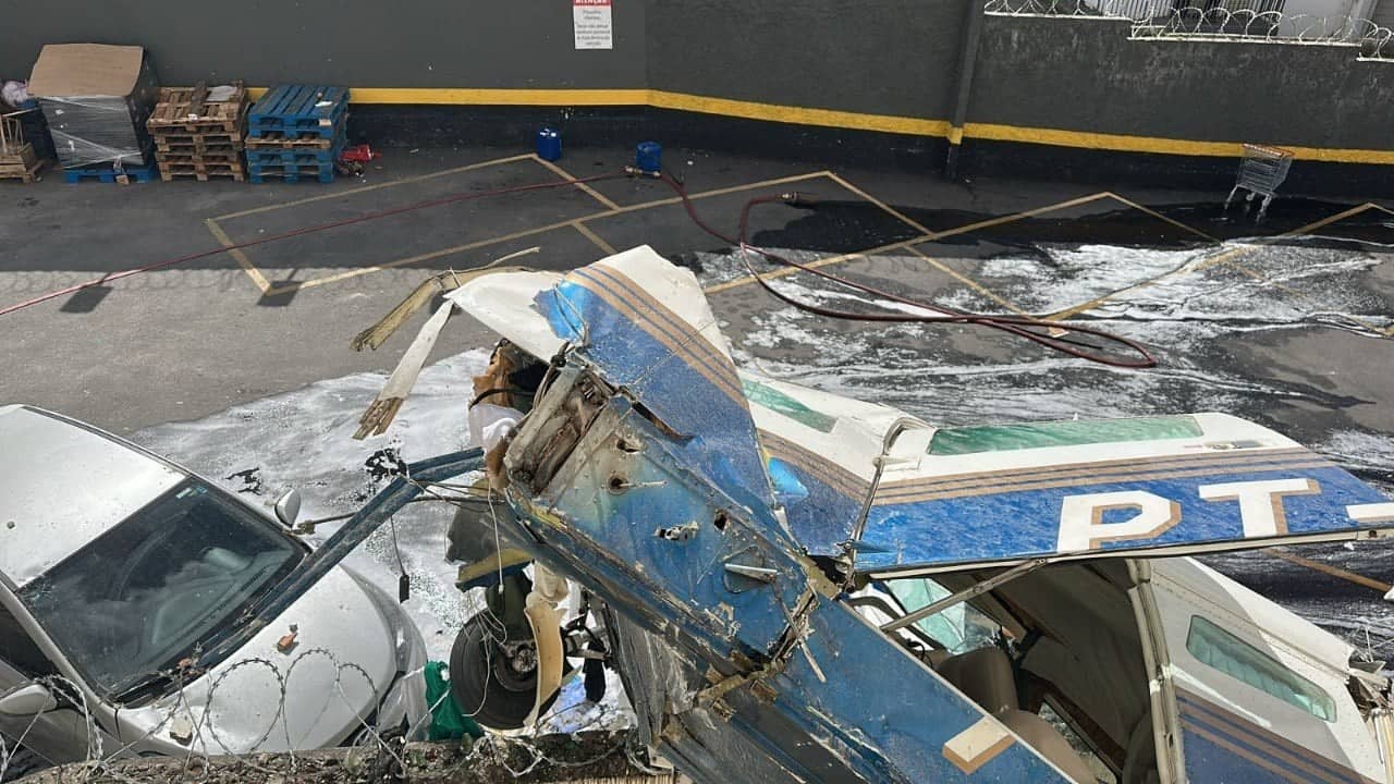 Antes de cair, avião deixou duas ocupantes no Aeroporto da Pampulha