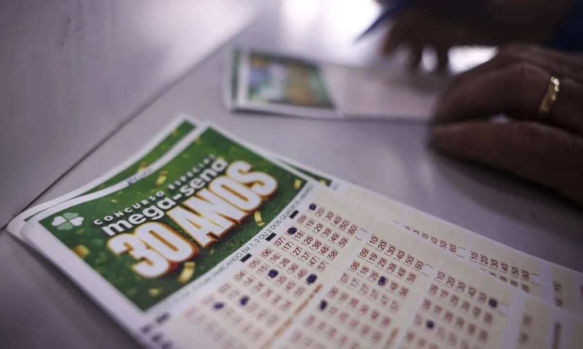 Mega-Sena 30 anos sorteia prêmio de R$ 336 mi; veja números