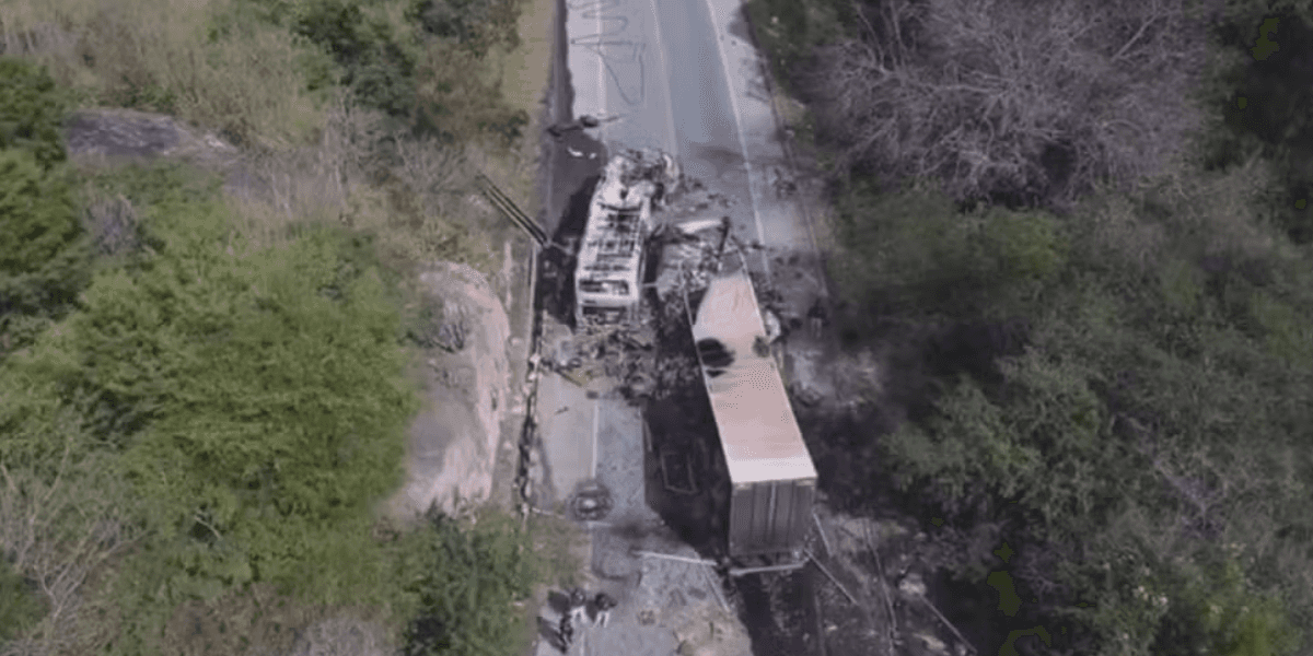 Ônibus de acidente na BR-251 acumulava 15 multas por velocidade