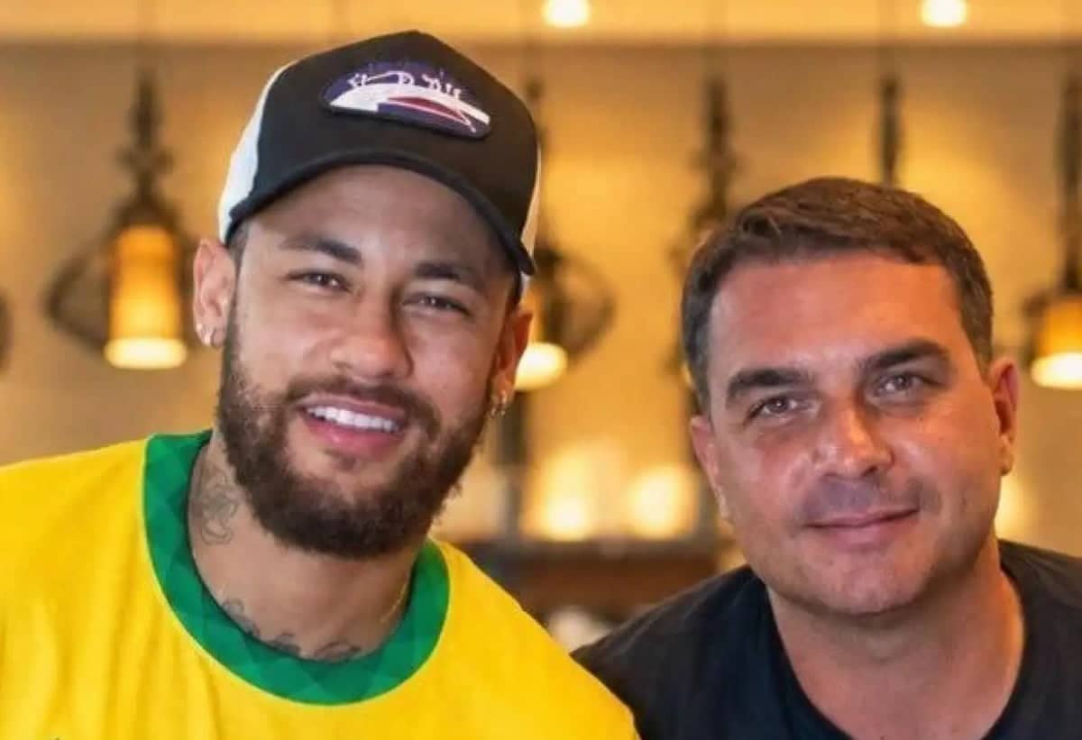 Flavio Bolsonaro celebra convocação de Neymar
