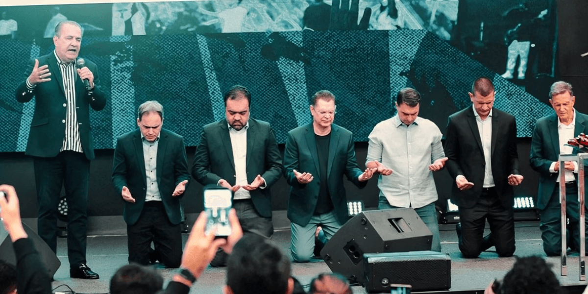 Malafaia e Flávio são alvo de denúncia após culto com apoio político