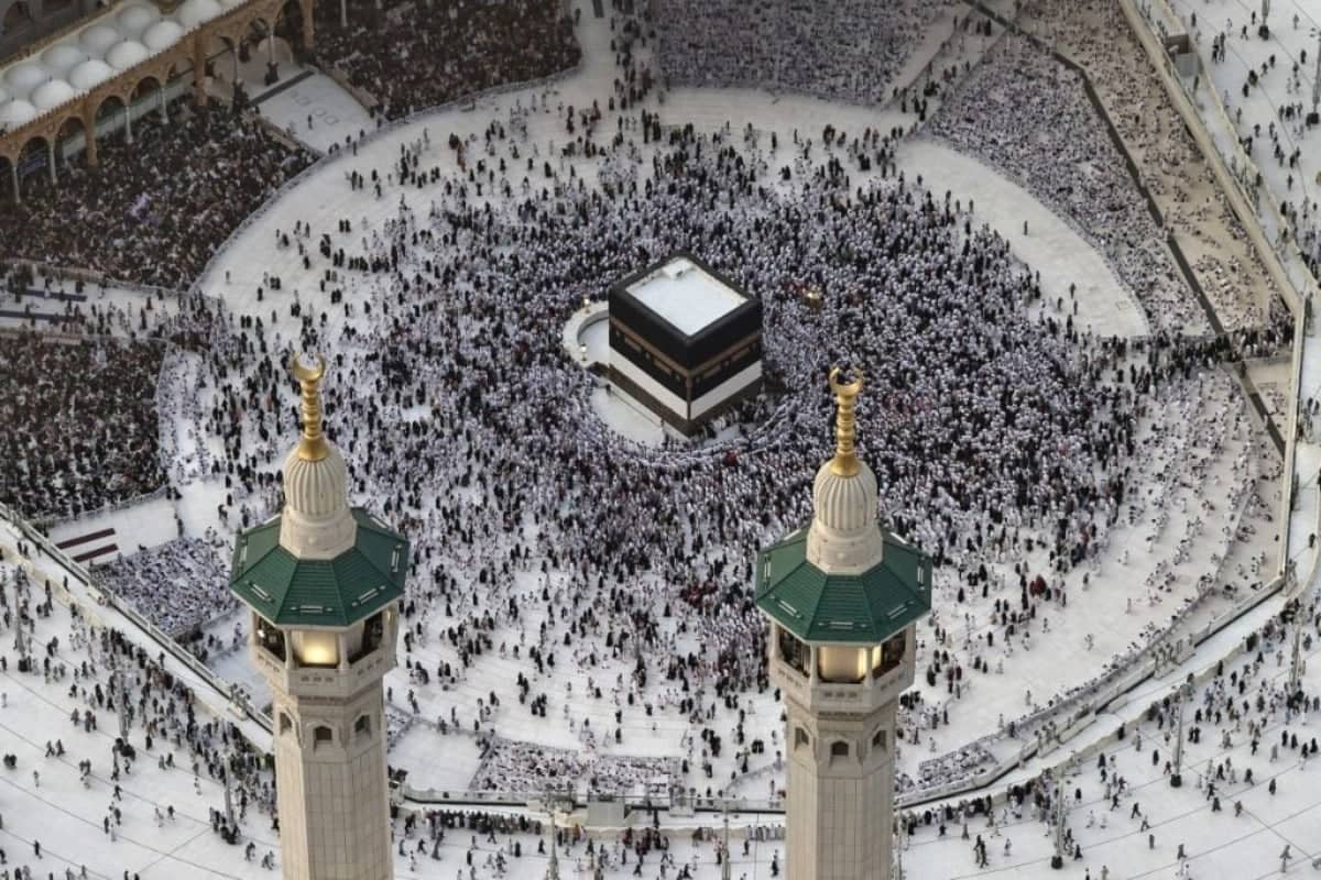 Apesar da tensão no Oriente Médio, peregrinação a Meca reúne 1,5 milhão de fiéis