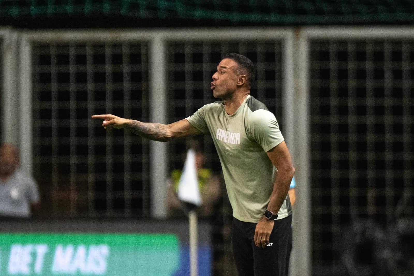 América demite Roger Silva após mais uma derrota na Série B