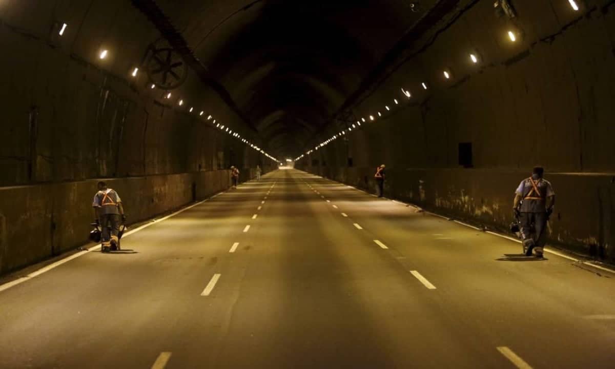 RJ: Turistas são roubados por criminosos armados próximo ao Túnel Rebouças