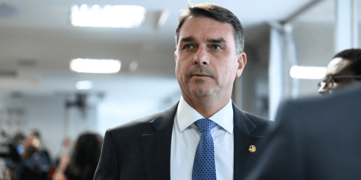 Flávio admite pedido de dinheiro a Vorcaro: “não ofereci vantagens”