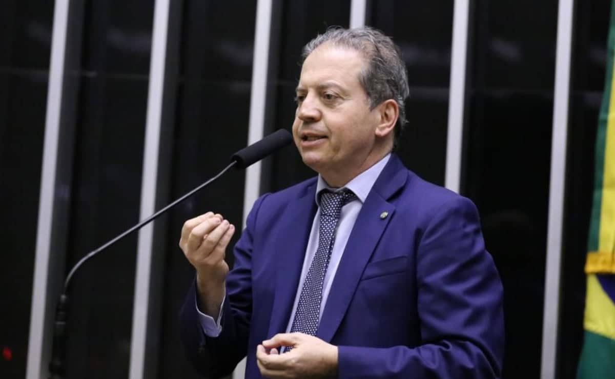 Rodrigo de Castro celebra aprovação da redução da maioridade penal na CCJ: "É uma demanda da maioria das famílias do Brasil"