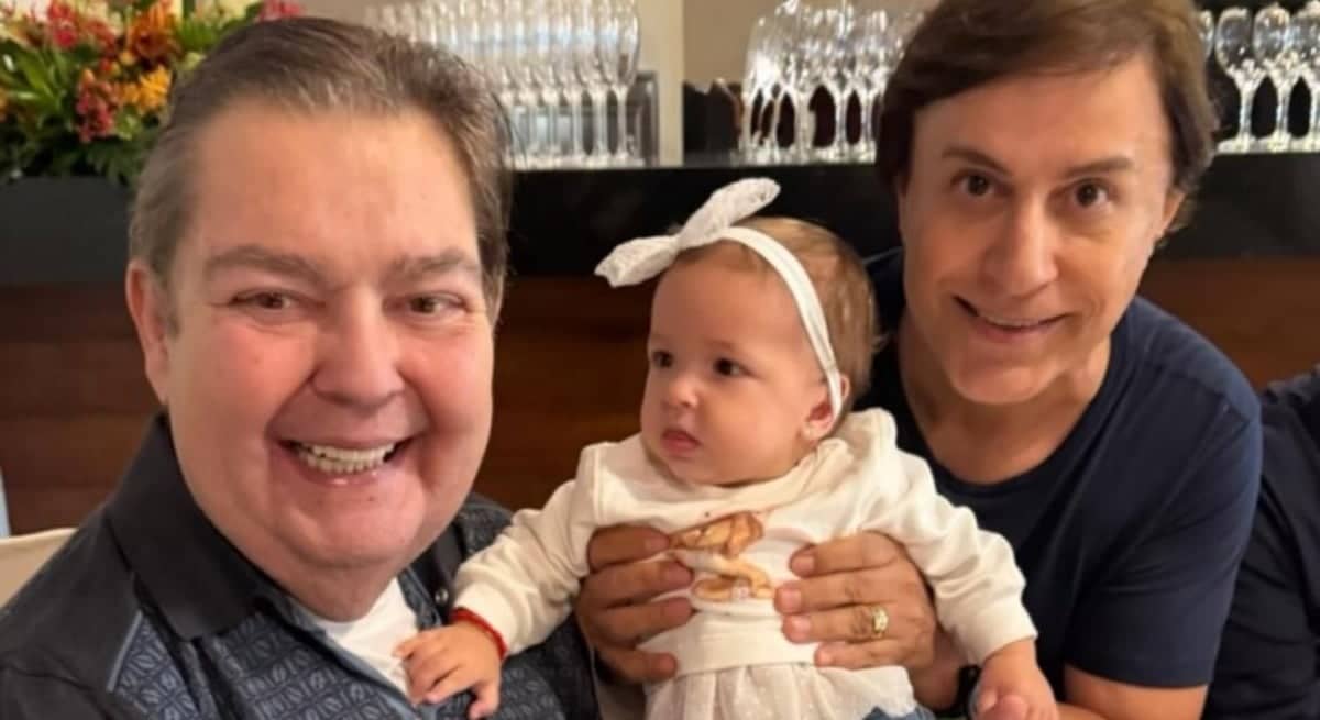 Tom Cavalcante apresenta neta para Faustão