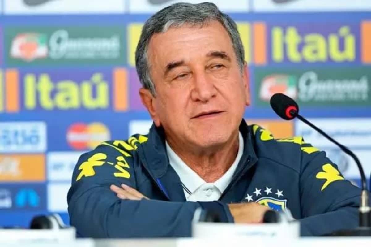 Carlos Alberto Parreira é transferido para UTI