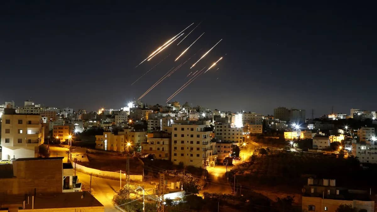 Irã anuncia suspensão de ataques a Israel
