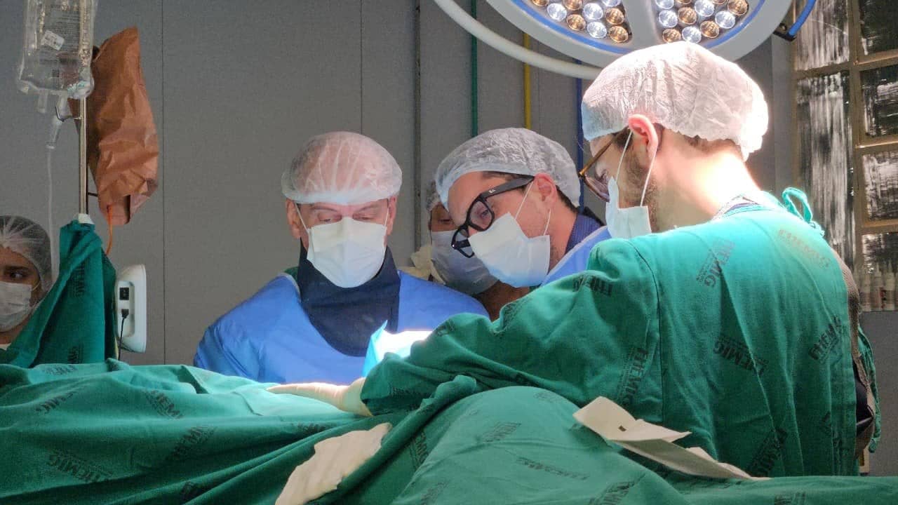 Hospital de MG aplica polilaminina em tratamento inédito de lesão medular