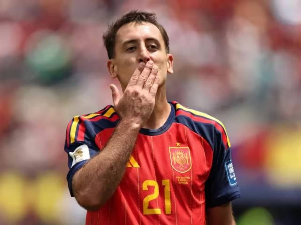 Oyarzabal celebra Espanha na final da Copa
