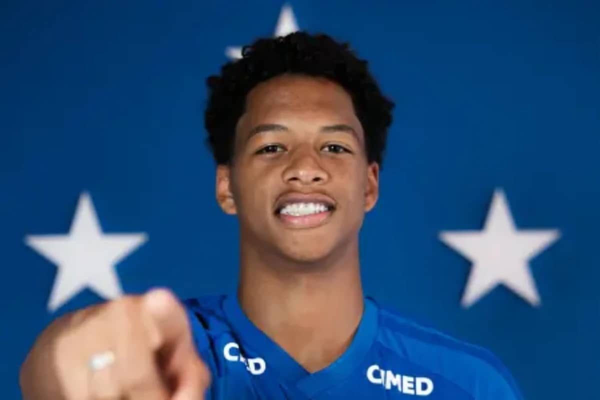 Zé Lucas pode estrear pelo Cruzeiro contra o Botafogo neste domingo