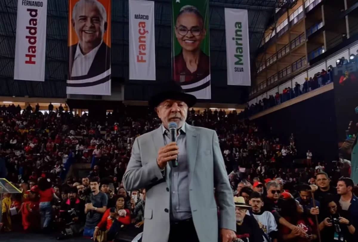 Lula diz que estrangeiros que interferirem nas eleições "vão apanhar muito"