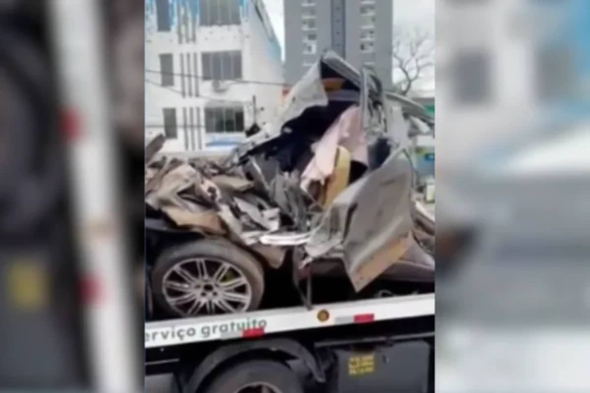 Motorista morre ao bater Porsche em barreira de concreto em rodovia de SP