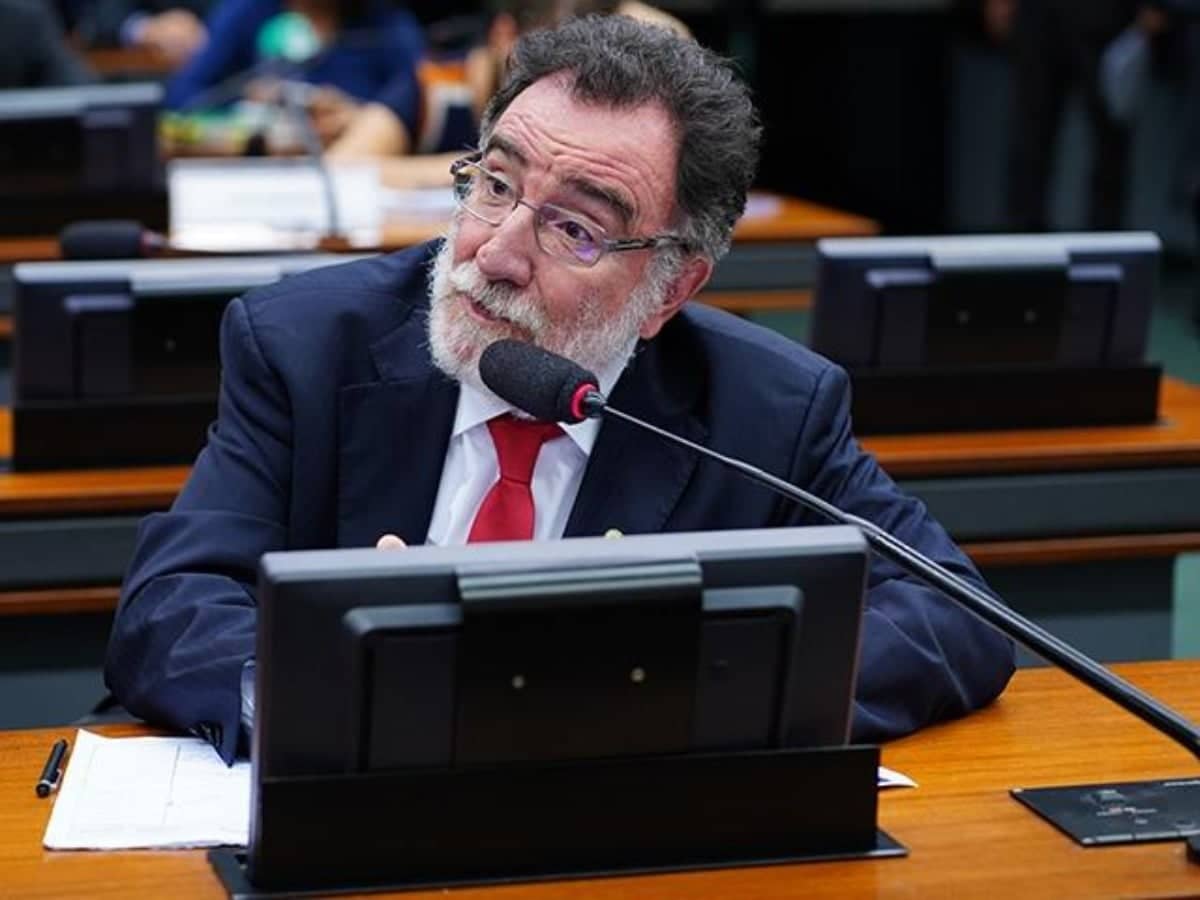 Patrus Ananias deve ser oficializado como candidato pelo PT na segunda-feira