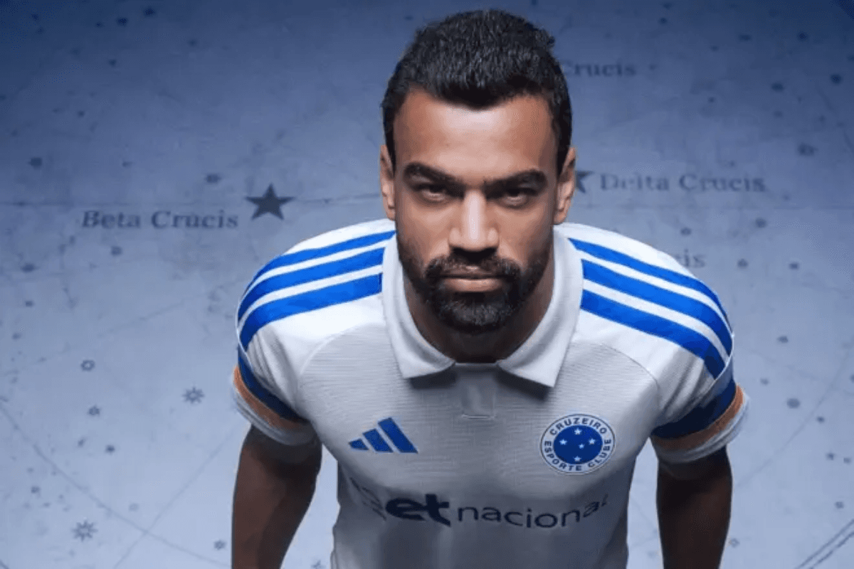 Cruzeiro lança terceiro uniforme com homenagem à Seleção