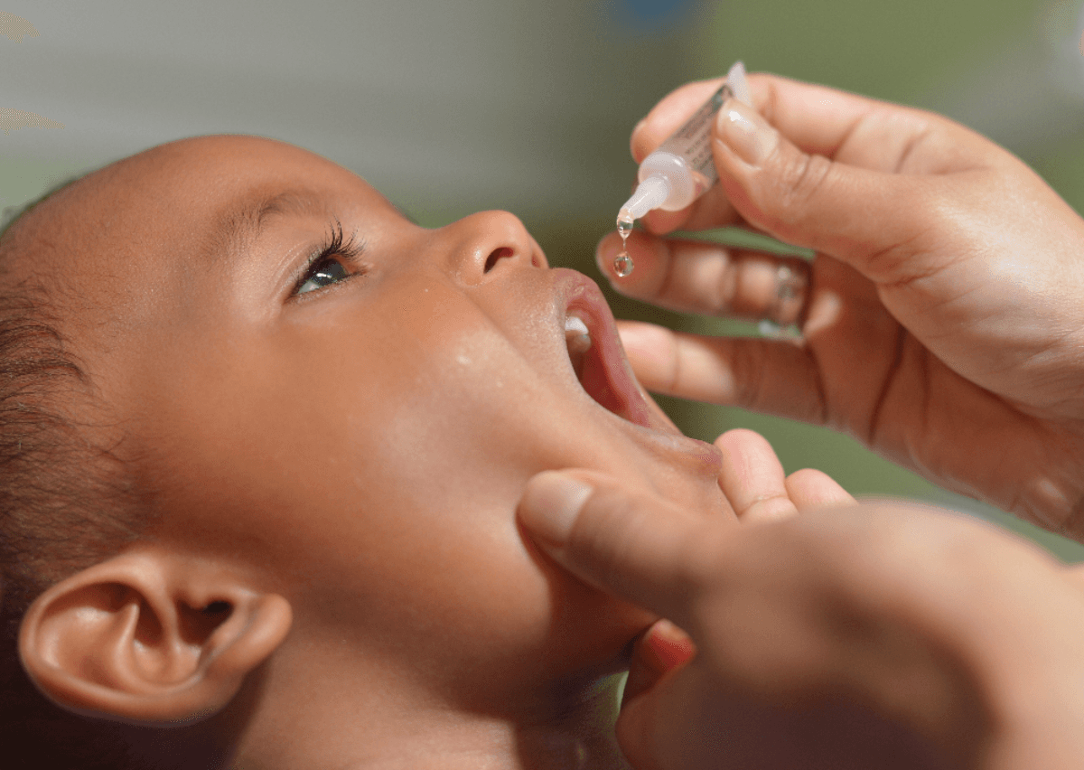 Multivacinação começa em BH com reforço contra pólio
