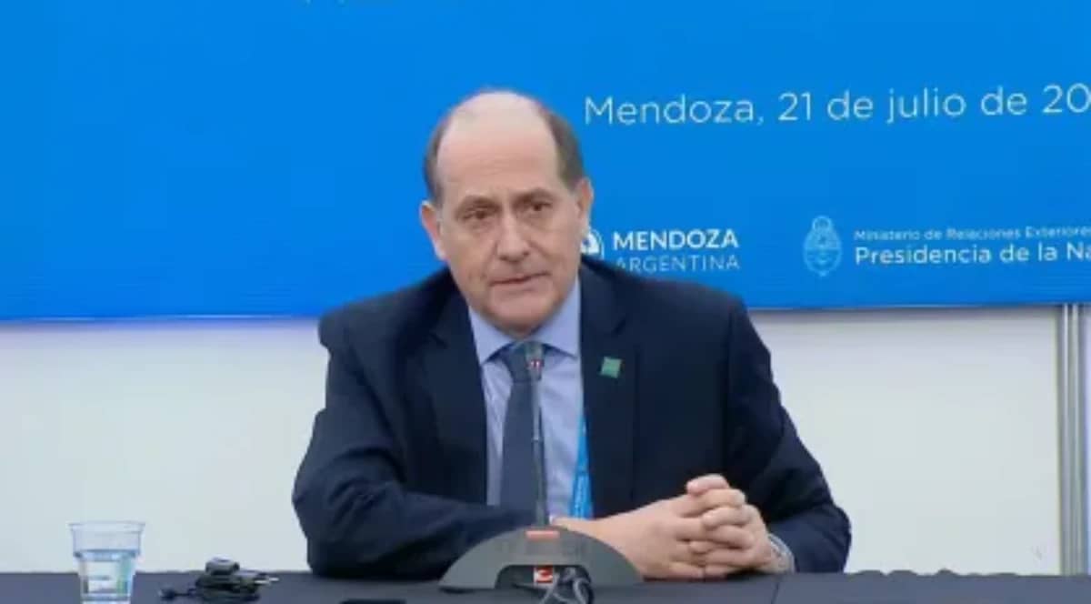 Argentina retira embaixador do Brasil após rebaixamento diplomático
