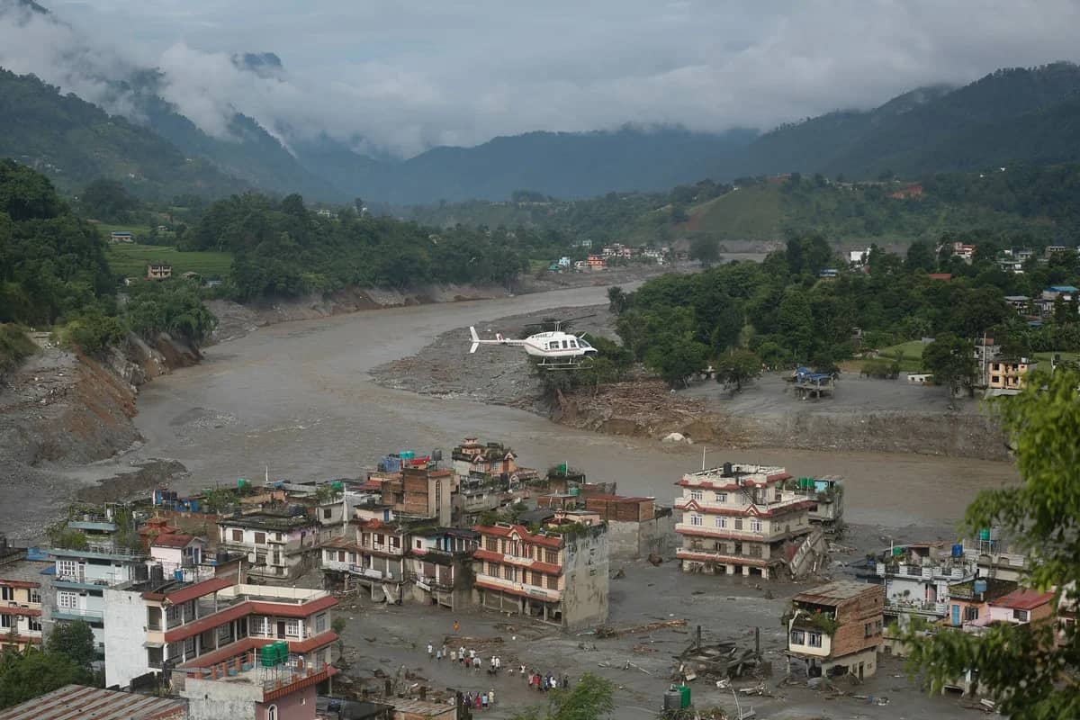 Nepal sepulta 199 corpos não identificados em floresta após necrotérios lotarem