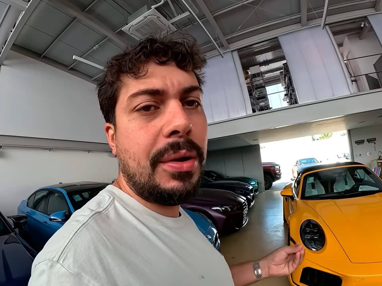 Youtuber Eduardo Razuk é preso após movimentar R$100 milhões com rifas de carros