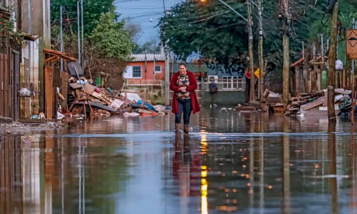 Ciclone-bomba se afasta, mas mantém previsão de ventos fortes no Sul e Sudeste