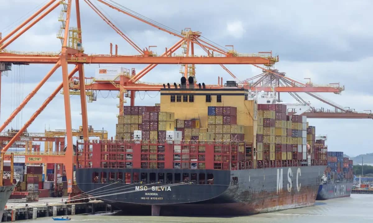 Brasil e EUA retomam diálogo sobre tarifas em meio a tensões comerciais