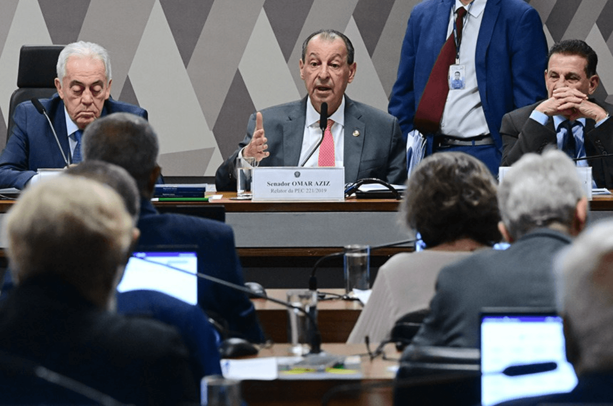 CCJ do Senado aprova PEC do fim da escala 6x1