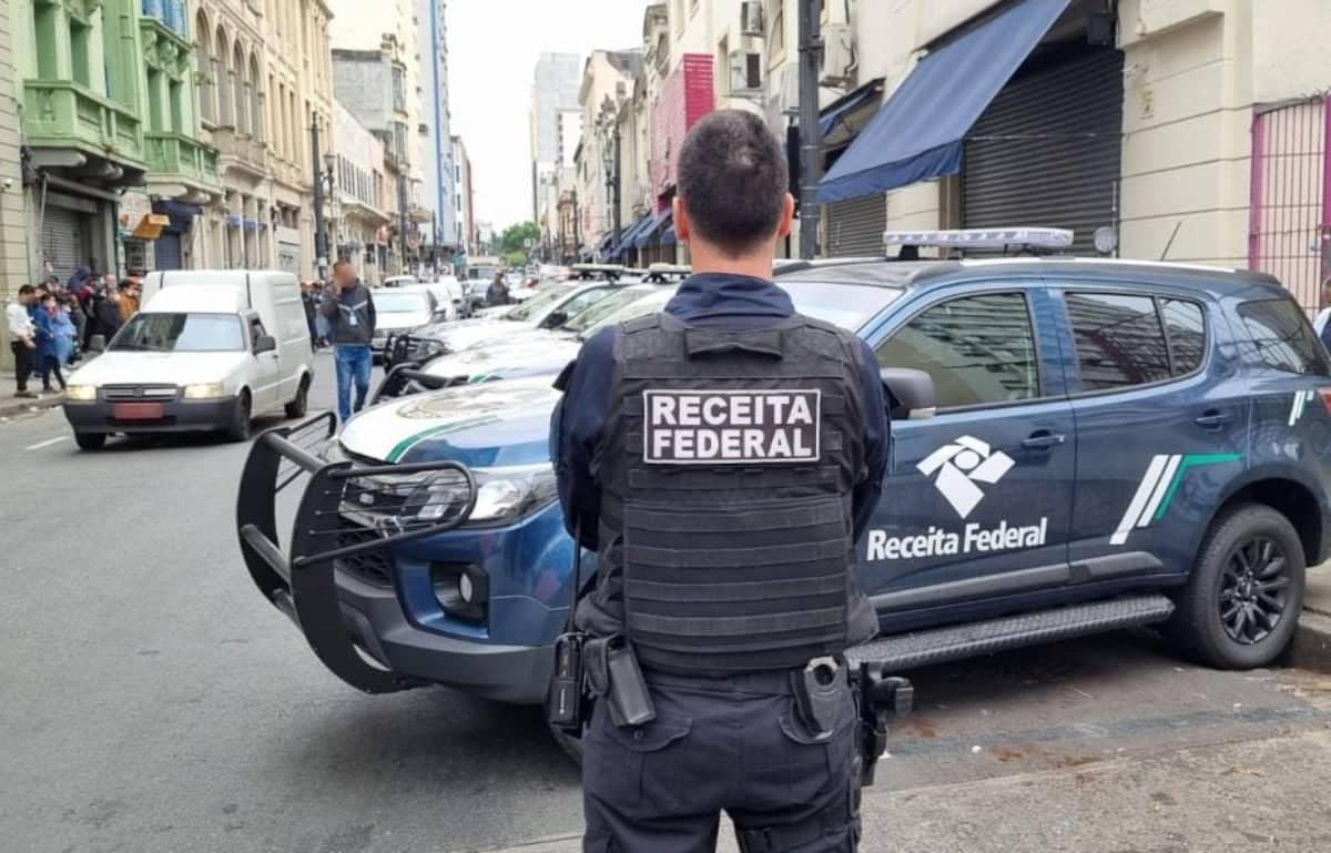 Diretor do Banco Genial e empresário ligado a Vorcaro são alvos em operação