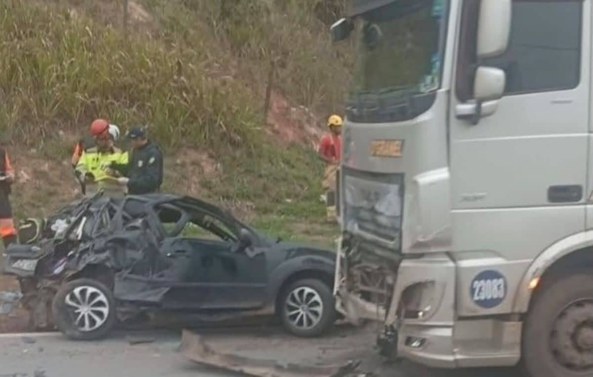 Crianças estão entre vítimas de acidente com duas mortes na BR-381, em MG