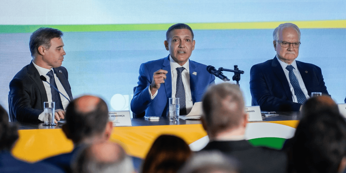 "Quem conduz a eleição é o povo", diz Nunes Marques em evento no TSE