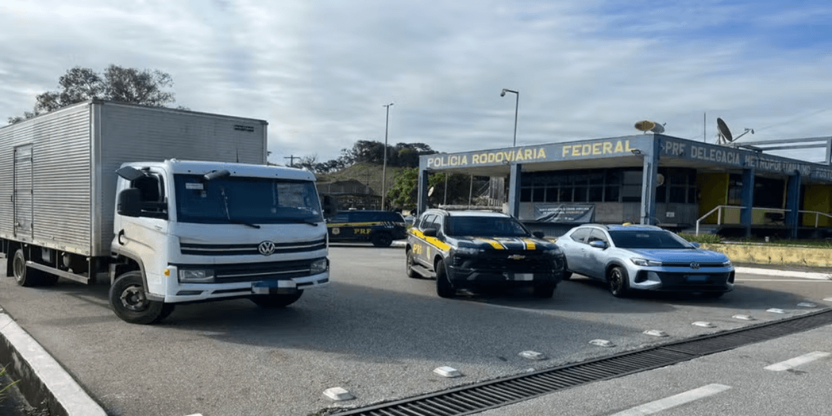 Seis homens são presos com carga furtada de bebidas na BR-262, na Grande BH