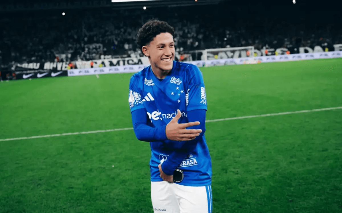 Felipe Morais celebra fase dos jovens do Cruzeiro e exalta Zé Lucas
