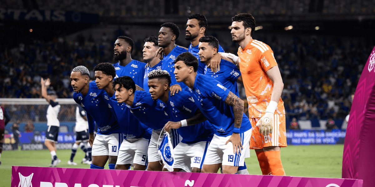 Cruzeiro vence, mas desempenho acende alerta antes do clássico