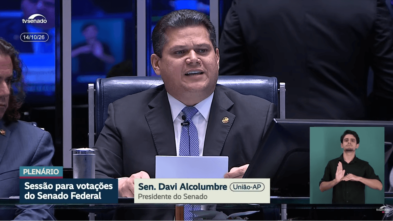 Senado inicia sessão para debater PEC que acaba com escala 6x1