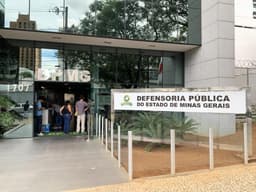 Defensoria de BH faz trabalho gratuito em Cabana do Pai Thomás