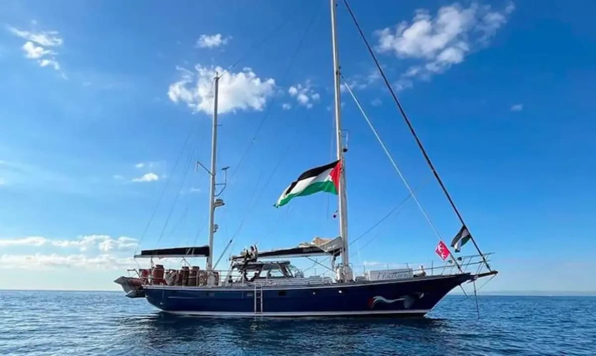 Embarcação "Madleen" da Freedom Flotilla (Flotilha da Liberdade) navegando em direção à Faixa de Gaza - © gazafreedomflotilla/Instagram/Arquivo