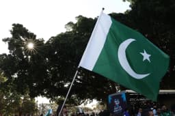 Incerteza e tensão no Paquistão antes de negociações Irã-EUA