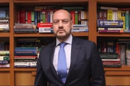 RJ: governador em exercício exonera 306 comissionados