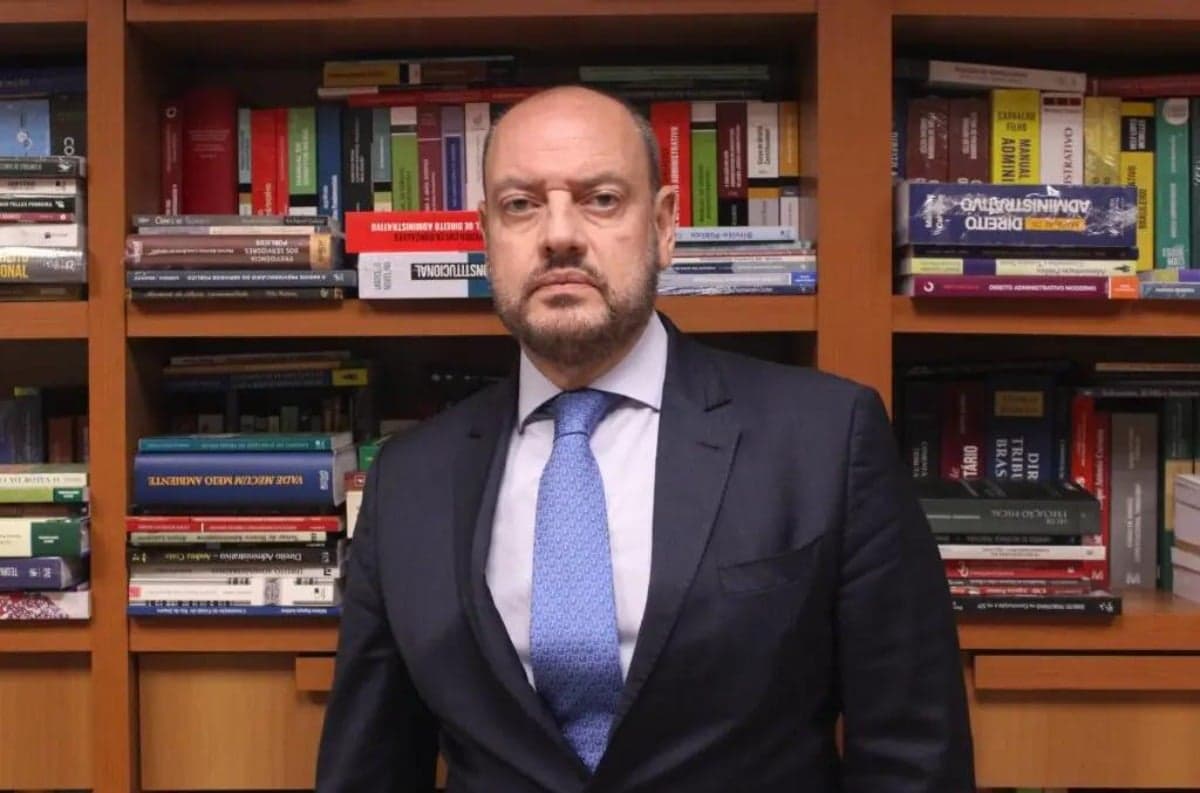 RJ: governador em exercício exonera 306 comissionados