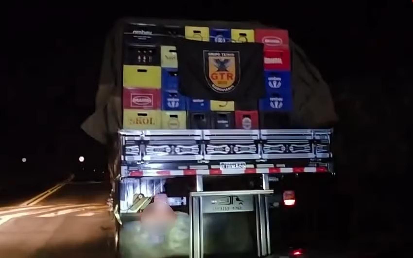 Polícia apreende 12 mil garrafas de cerveja falsificadas em Minas