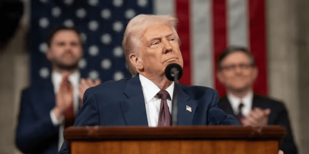 Petróleo cai após Trump suspender ataques ao Irã