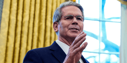 EUA podem retomar tarifas anteriores, diz secretário de Trump