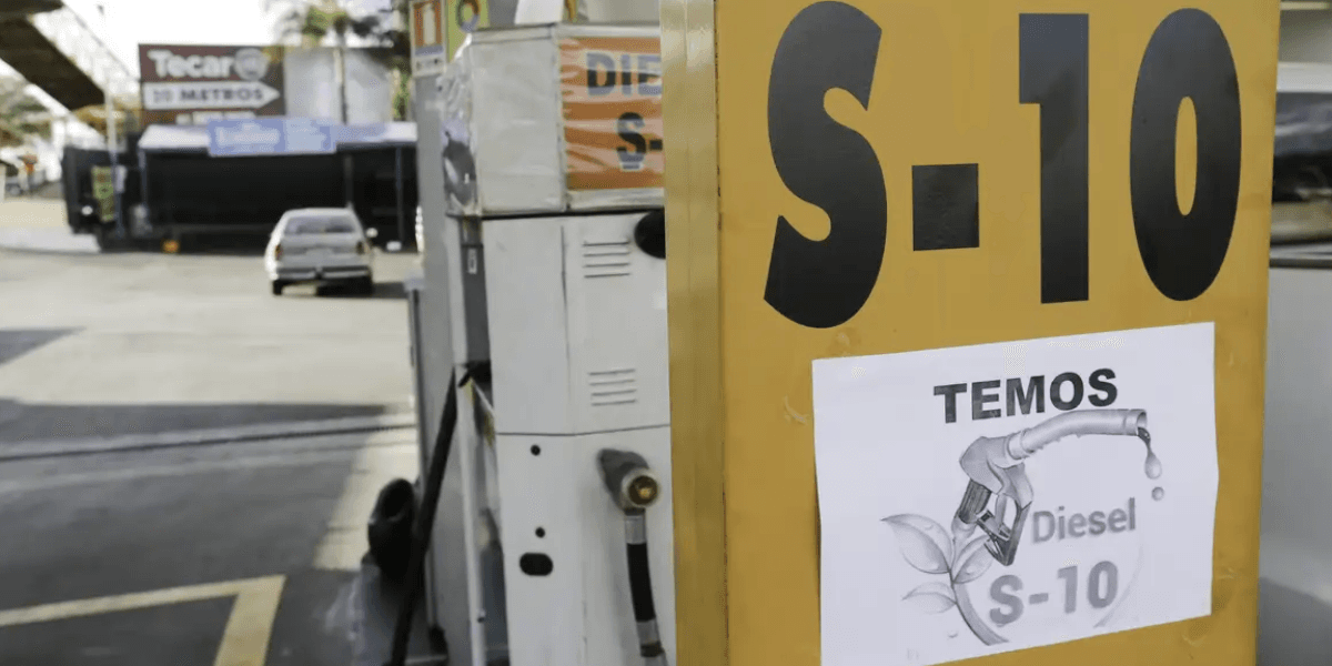 Bomba de combustível em um posto com diesel - Arquivo/Agência Brasil