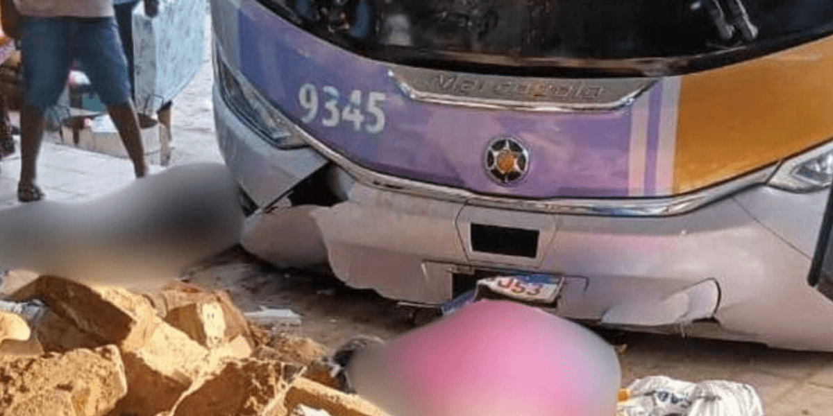 BA: Ônibus perde controle e mata mulheres em rodoviária 
