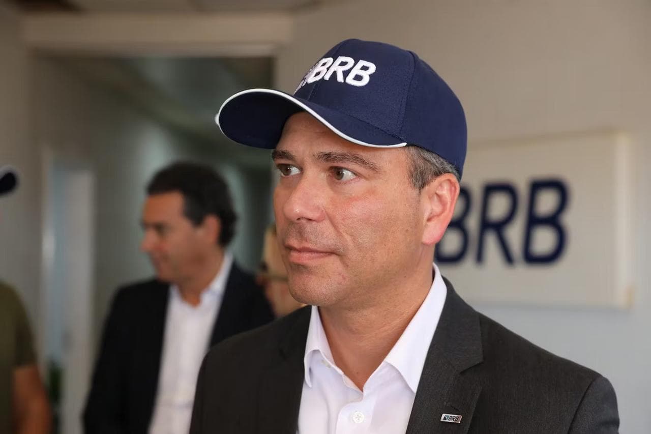 Ex-presidente do BRB é investigado por receber imóveis repassados por Vorcaro