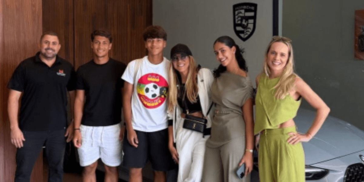 Ex-esposa de Hulk compra mansão de R$ 4 milhões na Grande BH