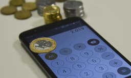 Quaest revela que 29% dos brasileiros têm muitas dívidas