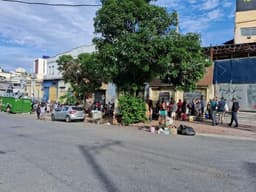 Belo Horizonte tem fila na madrugada para doação de peixes