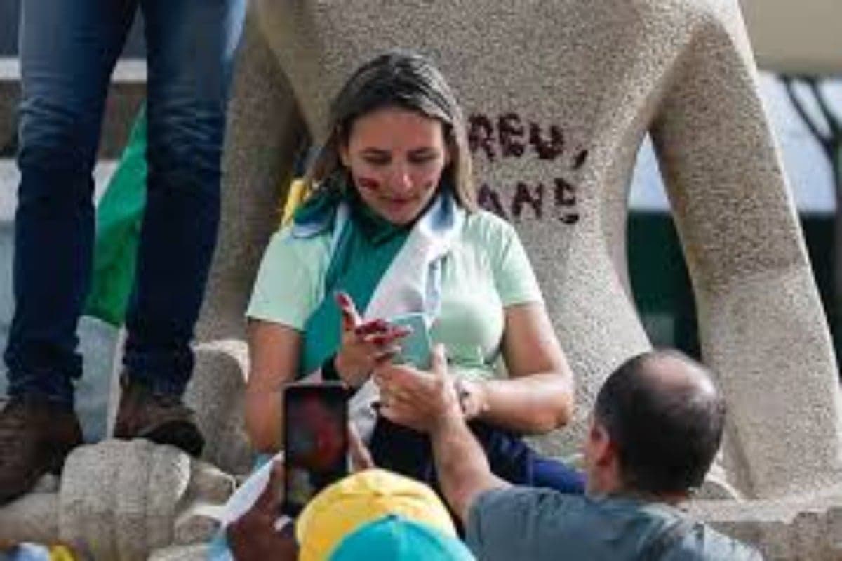 Débora do Batom - Foto: Folha de São Paulo